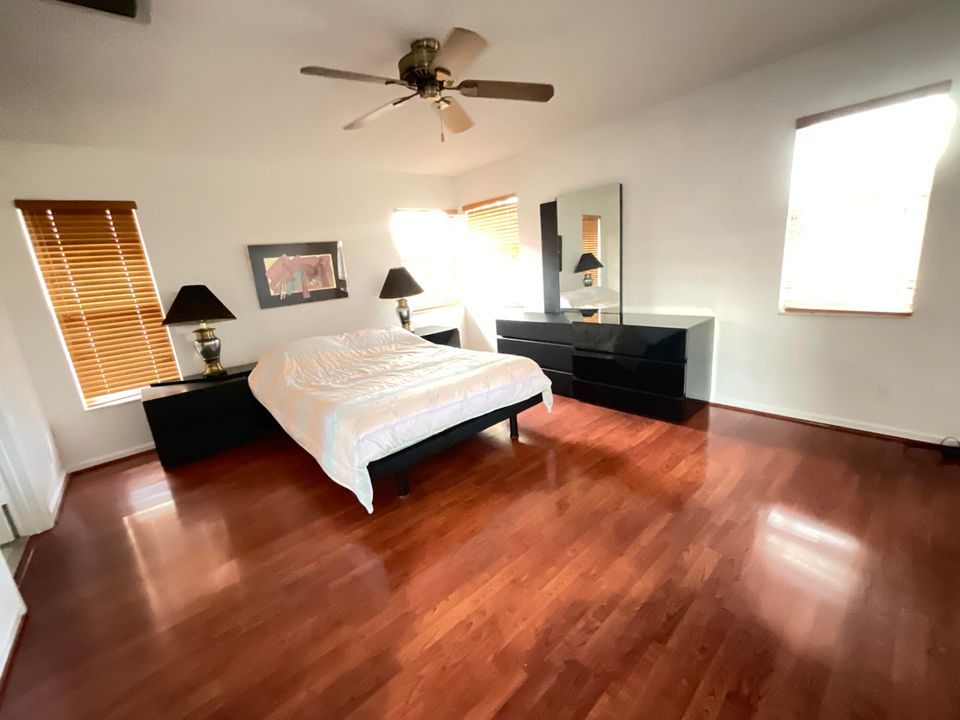 For Rent: $4,500 (3 beds, 2 baths, 1658 Square Feet)