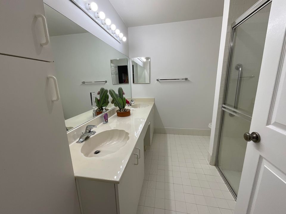 For Rent: $4,500 (3 beds, 2 baths, 1658 Square Feet)