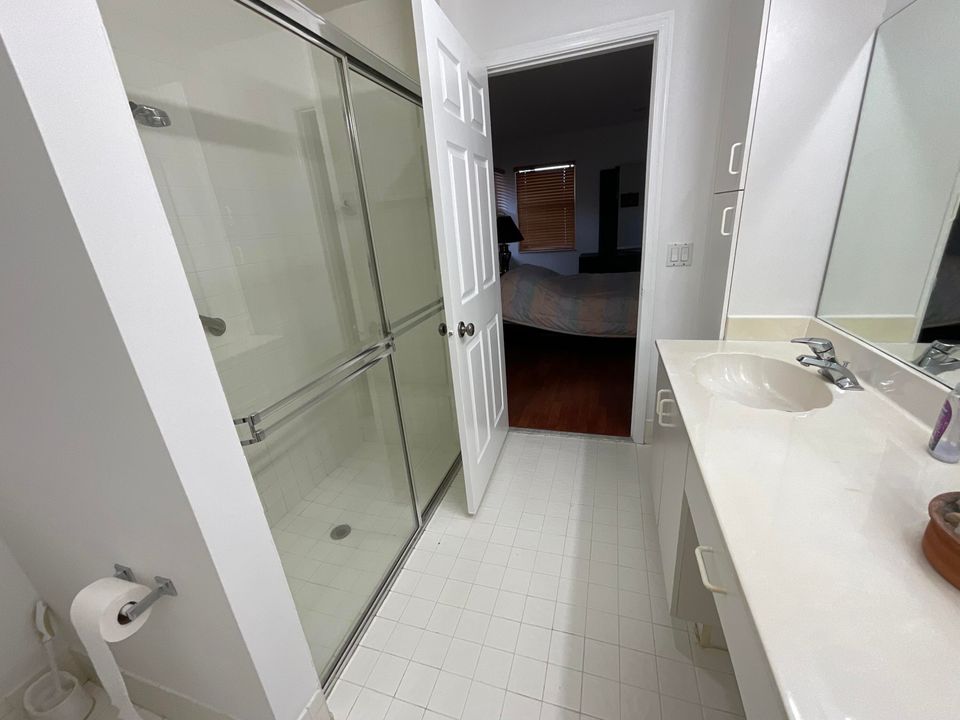 For Rent: $4,500 (3 beds, 2 baths, 1658 Square Feet)