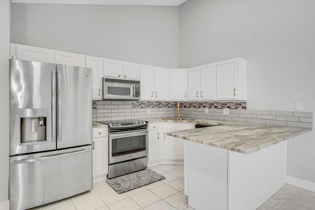 Active With Contract: $350,000 (3 beds, 2 baths, 1276 Square Feet)