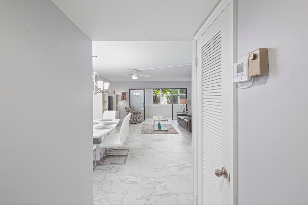 На продажу: $189,000 (2 спален, 2 ванн, 1040 Квадратных фут)