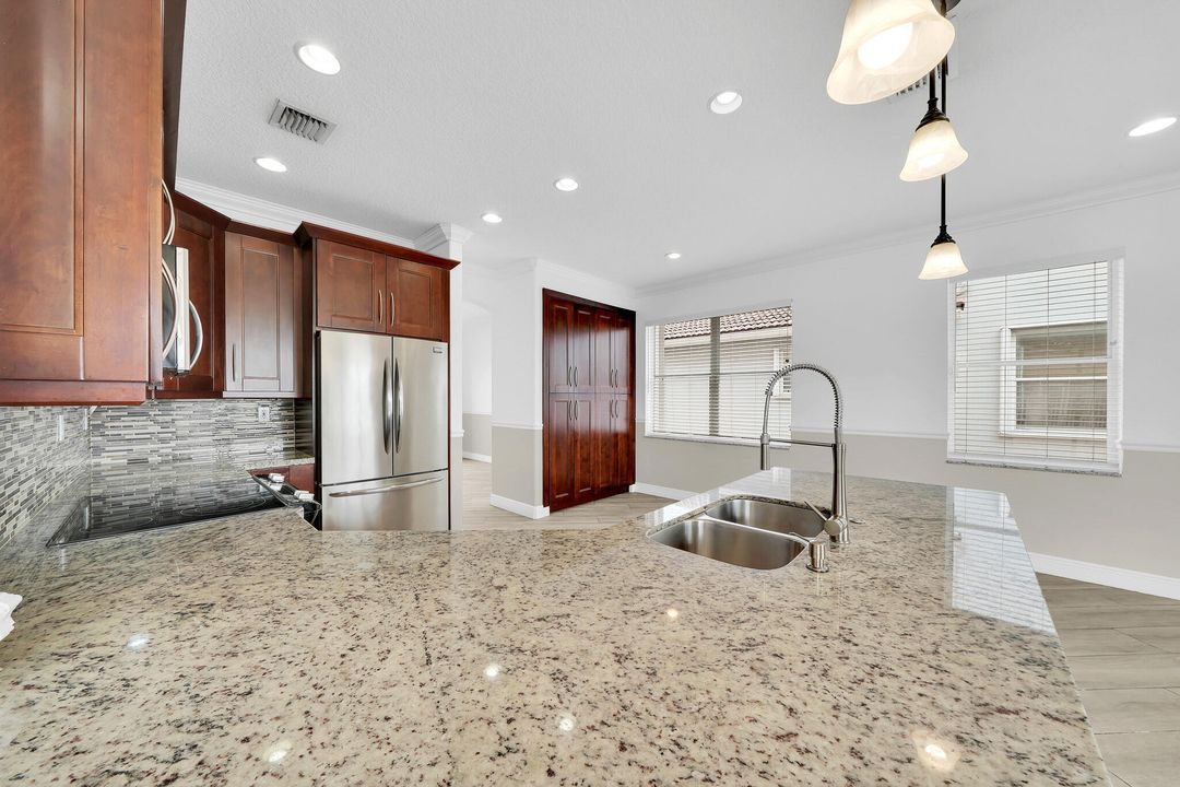 For Rent: $4,750 (4 beds, 3 baths, 2673 Square Feet)