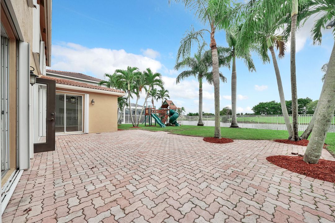 For Rent: $4,750 (4 beds, 3 baths, 2673 Square Feet)