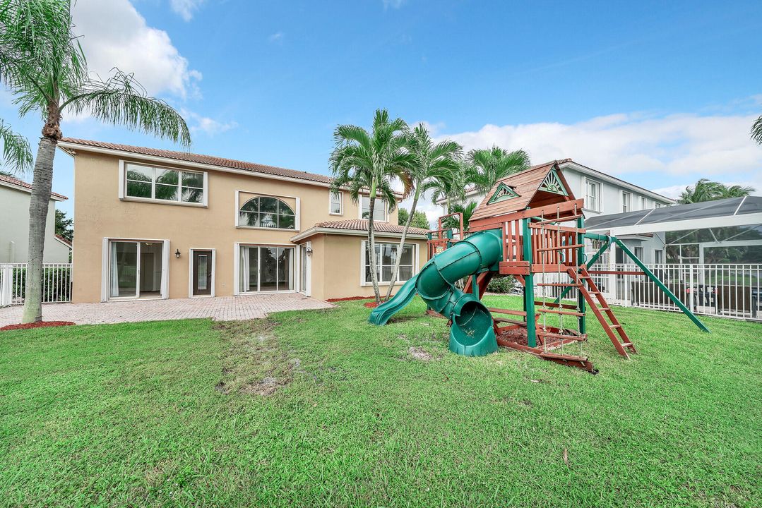 For Rent: $4,750 (4 beds, 3 baths, 2673 Square Feet)