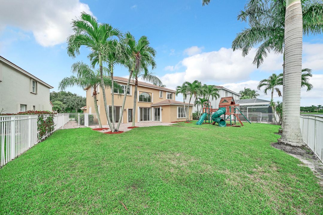 For Rent: $4,750 (4 beds, 3 baths, 2673 Square Feet)