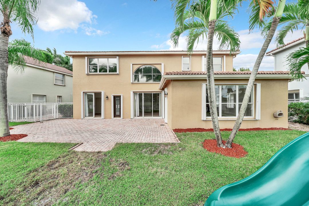 For Rent: $4,750 (4 beds, 3 baths, 2673 Square Feet)