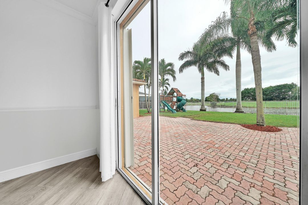 For Rent: $4,750 (4 beds, 3 baths, 2673 Square Feet)