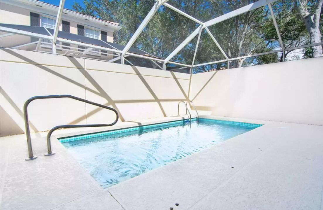 Activo con contrato: $550,000 (3 camas, 2 baños, 1298 Pies cuadrados)