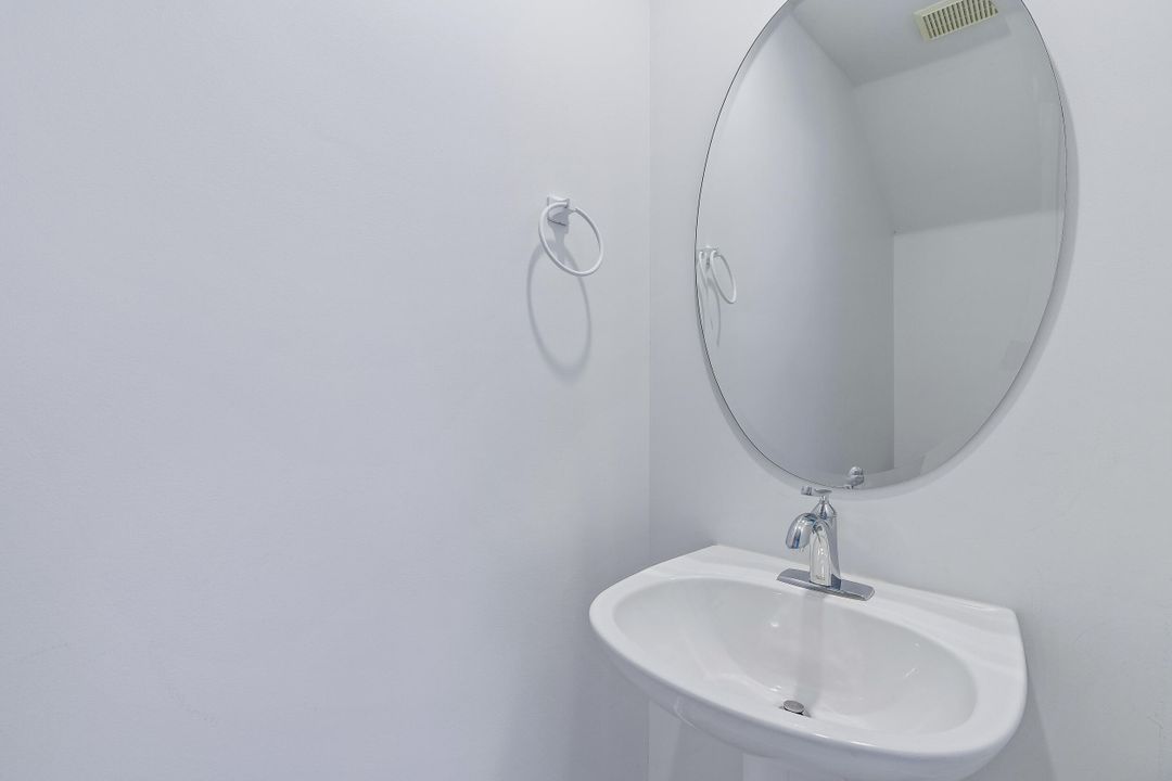 Activo con contrato: $550,000 (3 camas, 2 baños, 1298 Pies cuadrados)