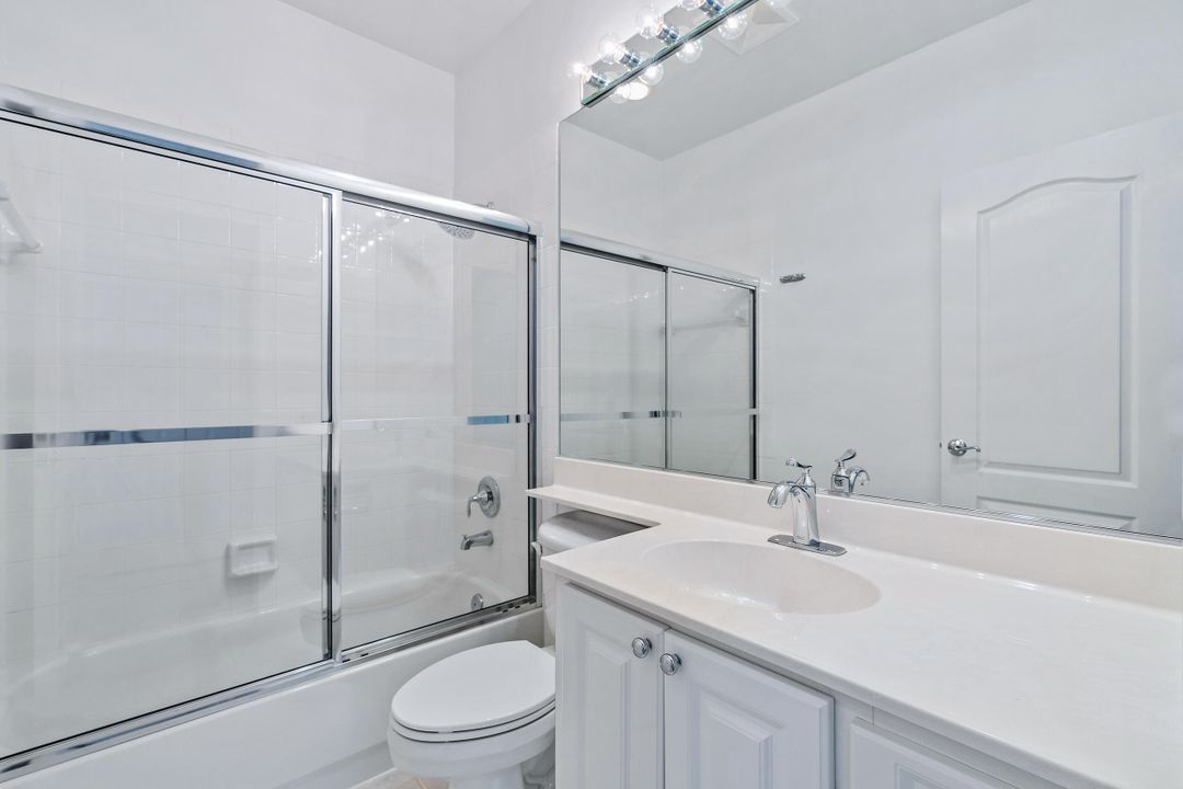 Activo con contrato: $550,000 (3 camas, 2 baños, 1298 Pies cuadrados)