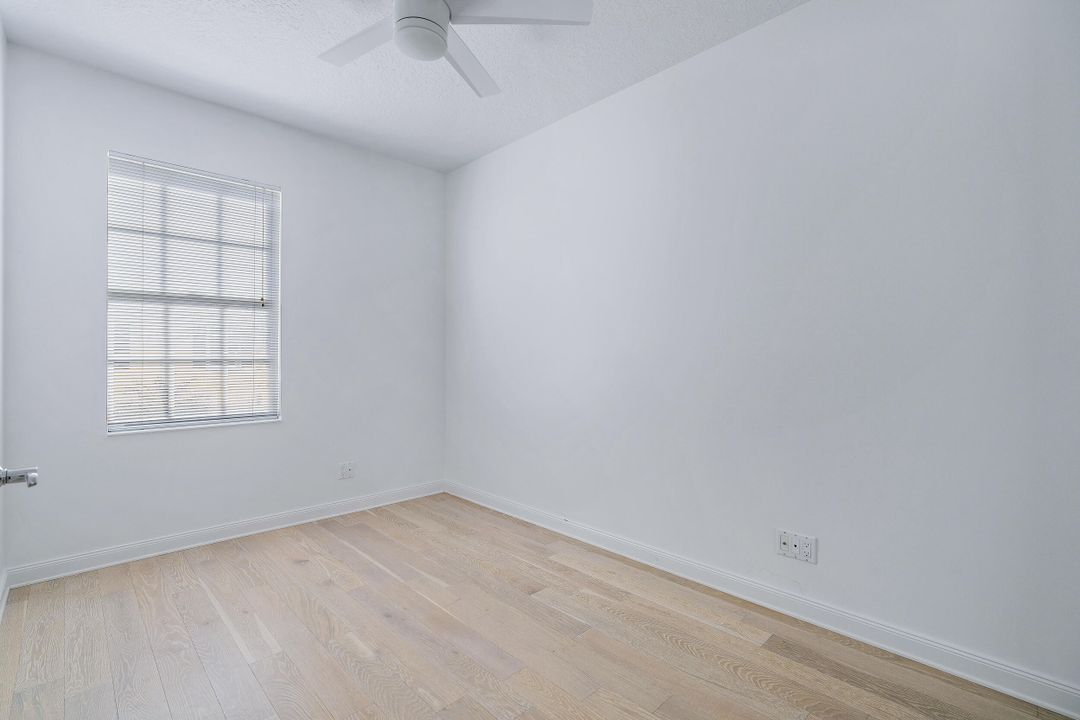 Activo con contrato: $550,000 (3 camas, 2 baños, 1298 Pies cuadrados)