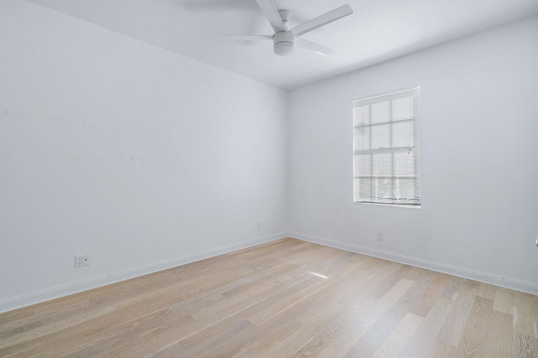 Activo con contrato: $550,000 (3 camas, 2 baños, 1298 Pies cuadrados)