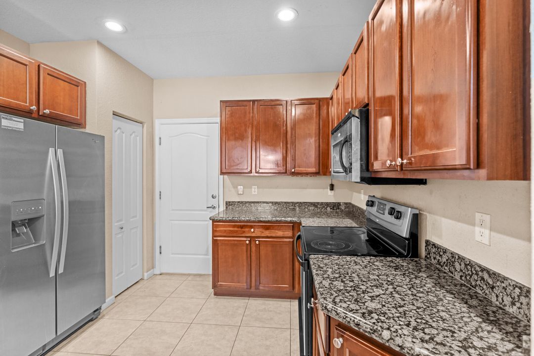 Active With Contract: $2,800 (3 beds, 2 baths, 1748 Square Feet)