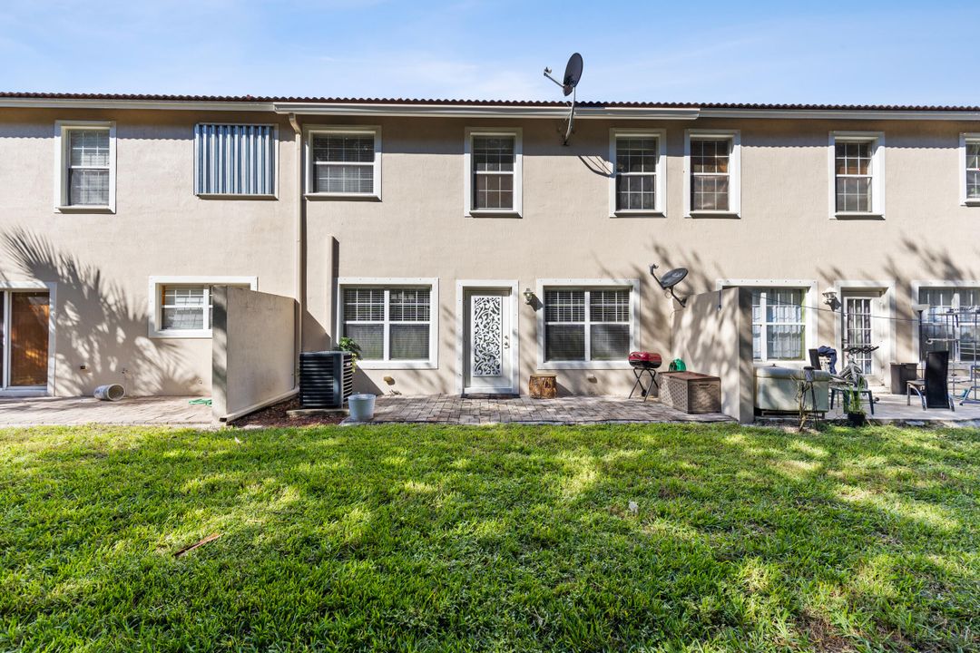 Active With Contract: $2,800 (3 beds, 2 baths, 1748 Square Feet)