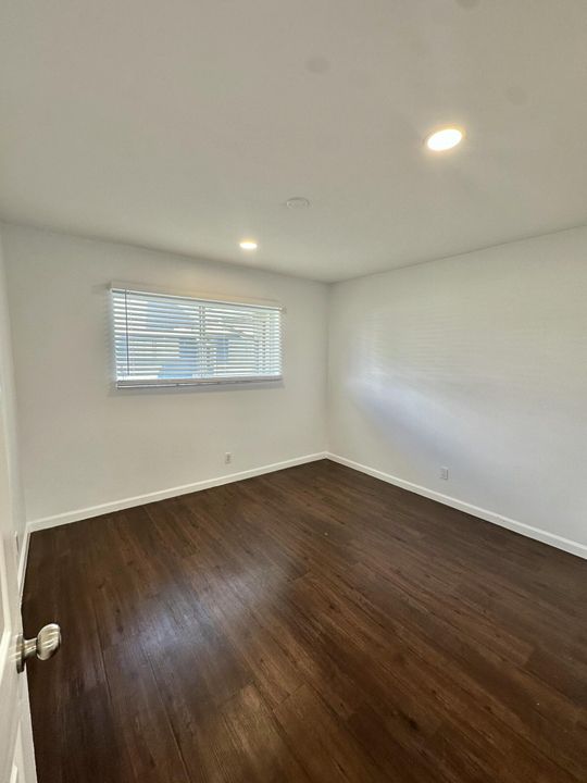 For Rent: $1,770 (2 beds, 0 baths, 800 Square Feet)