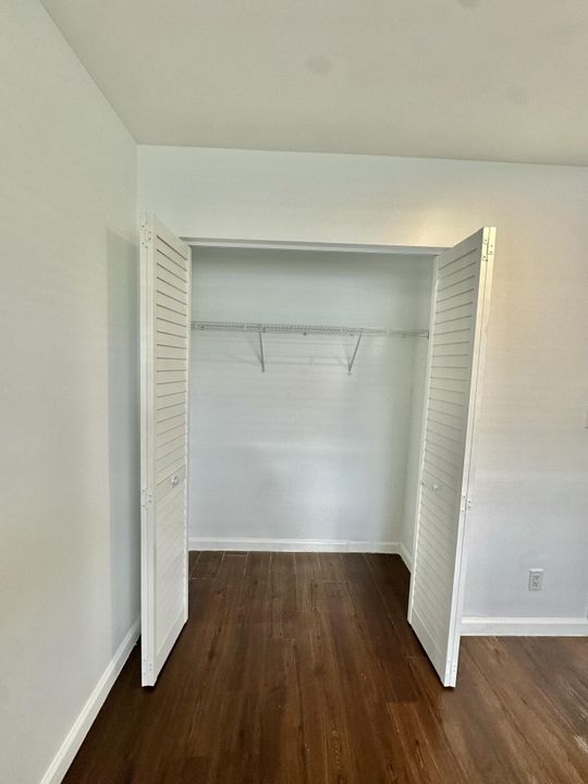 For Rent: $1,770 (2 beds, 0 baths, 800 Square Feet)