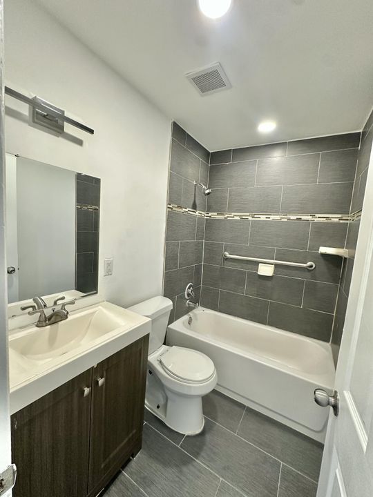 For Rent: $1,770 (2 beds, 0 baths, 800 Square Feet)