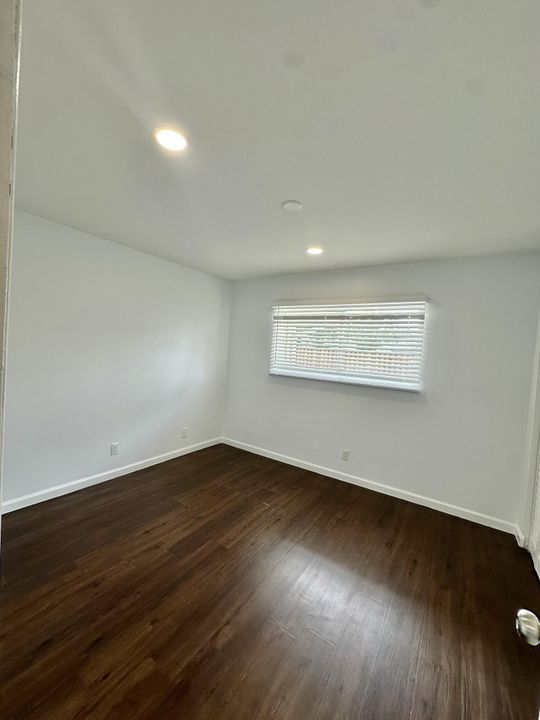 For Rent: $1,770 (2 beds, 0 baths, 800 Square Feet)