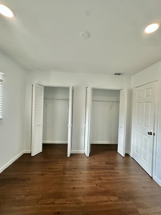 For Rent: $1,770 (2 beds, 0 baths, 800 Square Feet)