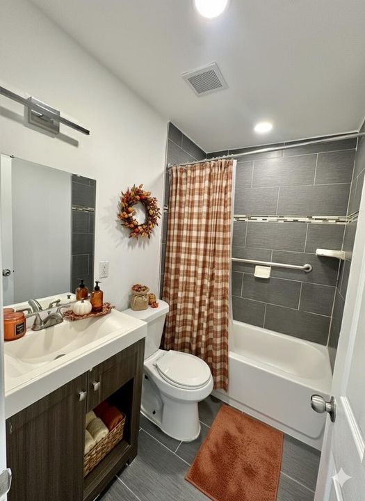 For Rent: $1,770 (2 beds, 0 baths, 800 Square Feet)