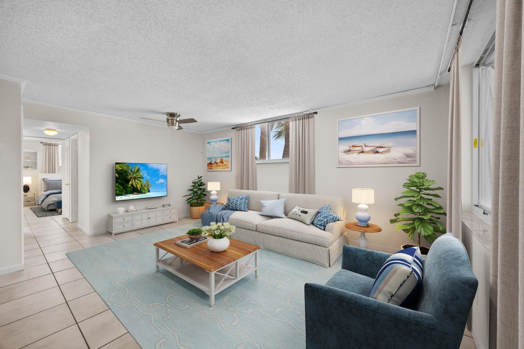 合同活跃: $475,000 (2 贝兹, 2 浴室, 1000 平方英尺)