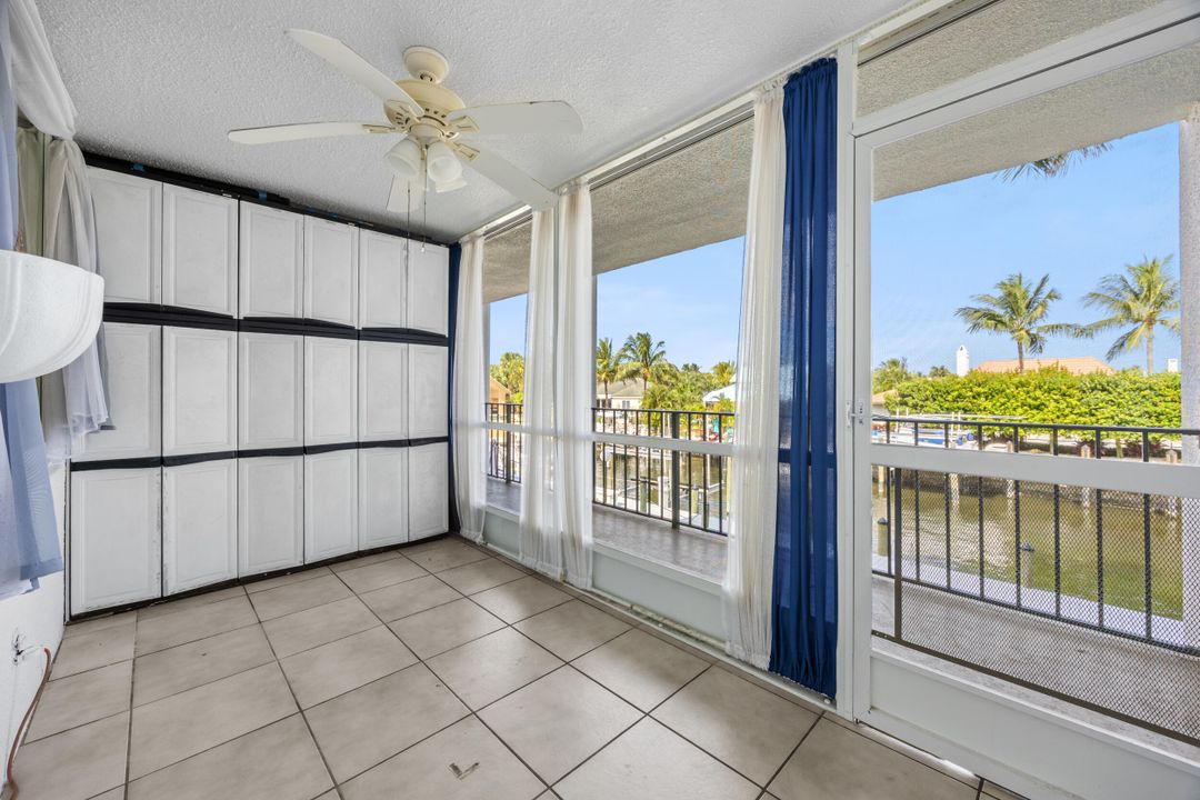 合同活跃: $475,000 (2 贝兹, 2 浴室, 1000 平方英尺)