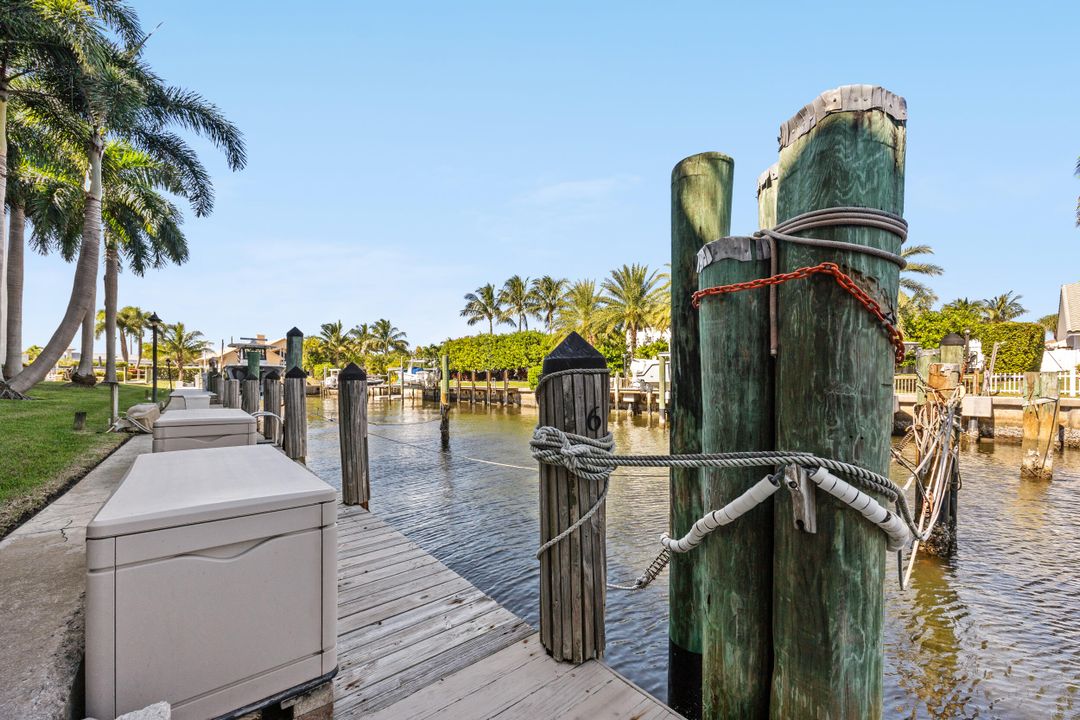 合同活跃: $475,000 (2 贝兹, 2 浴室, 1000 平方英尺)