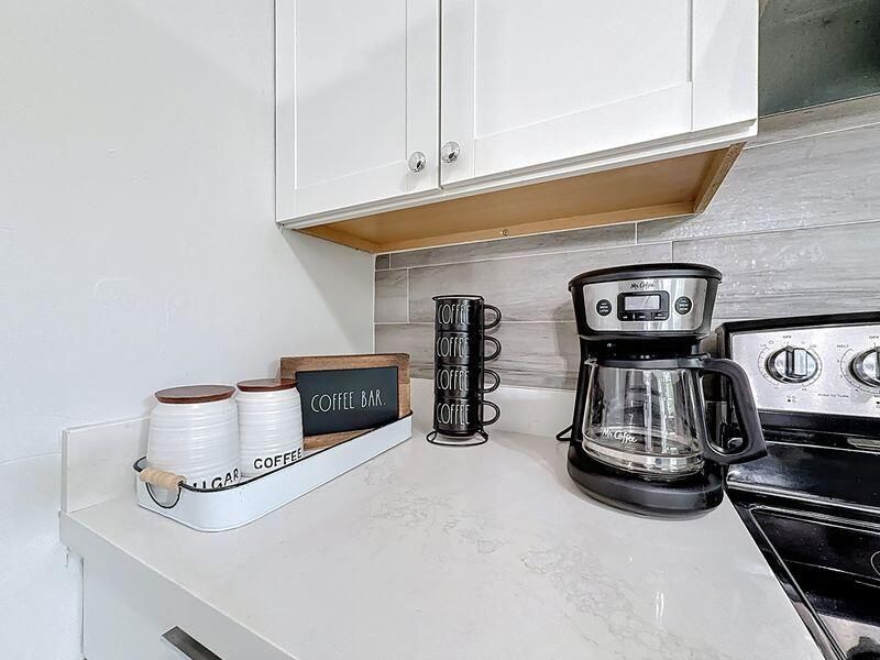 For Rent: $4,500 (2 beds, 1 baths, 900 Square Feet)