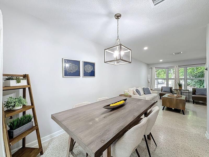 For Rent: $4,500 (2 beds, 1 baths, 900 Square Feet)