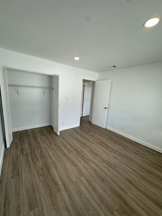 For Rent: $1,850 (2 beds, 1 baths, 980 Square Feet)