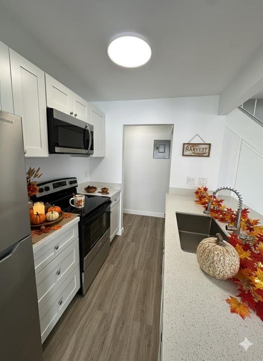 For Rent: $1,850 (2 beds, 1 baths, 980 Square Feet)