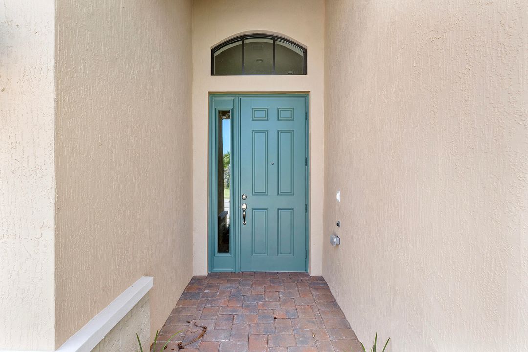 For Sale: $839,000 (3 beds, 2 baths, 1968 Square Feet)