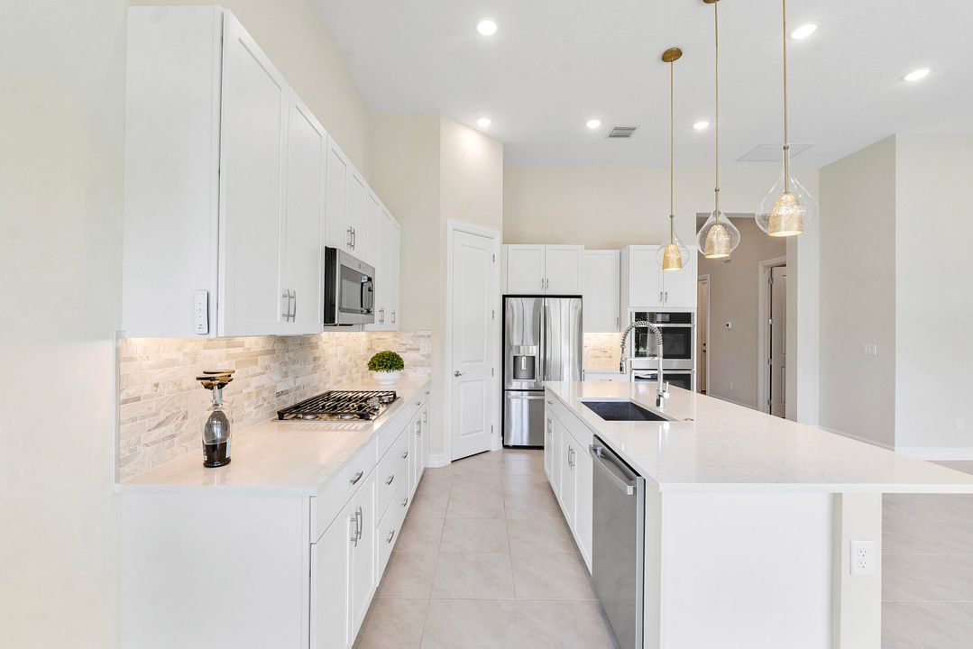 For Sale: $839,000 (3 beds, 2 baths, 1968 Square Feet)