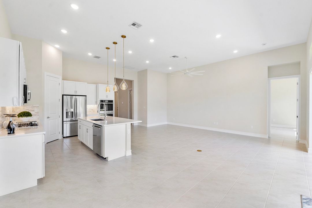 For Sale: $839,000 (3 beds, 2 baths, 1968 Square Feet)