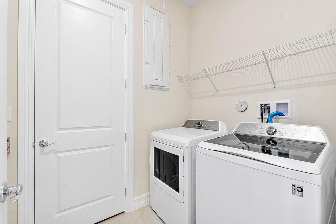 For Sale: $839,000 (3 beds, 2 baths, 1968 Square Feet)