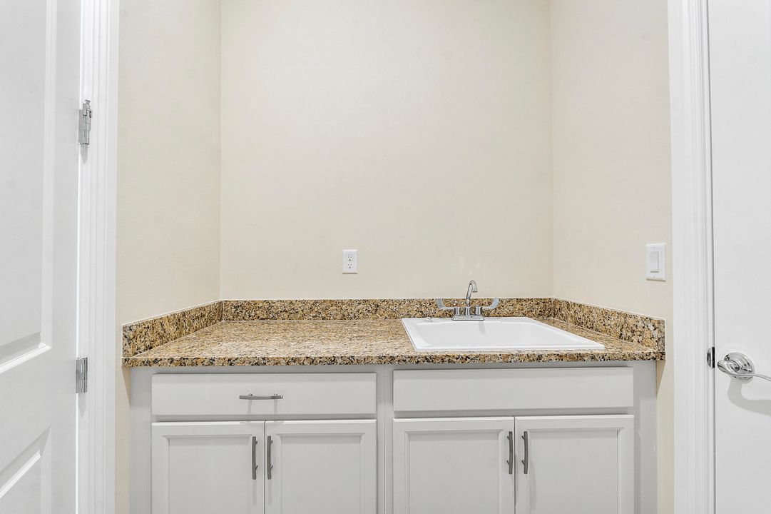 For Sale: $839,000 (3 beds, 2 baths, 1968 Square Feet)