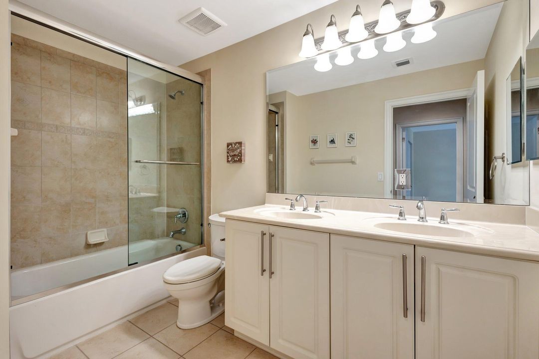 For Sale: $884,900 (5 beds, 3 baths, 2833 Square Feet)