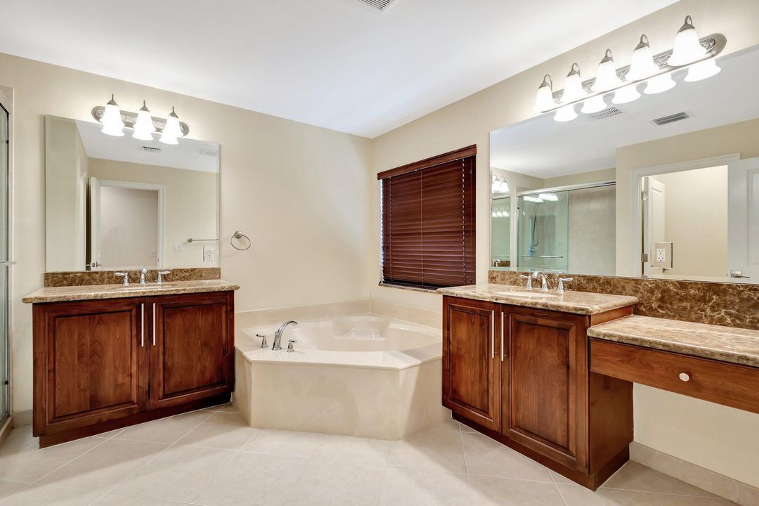 For Sale: $884,900 (5 beds, 3 baths, 2833 Square Feet)