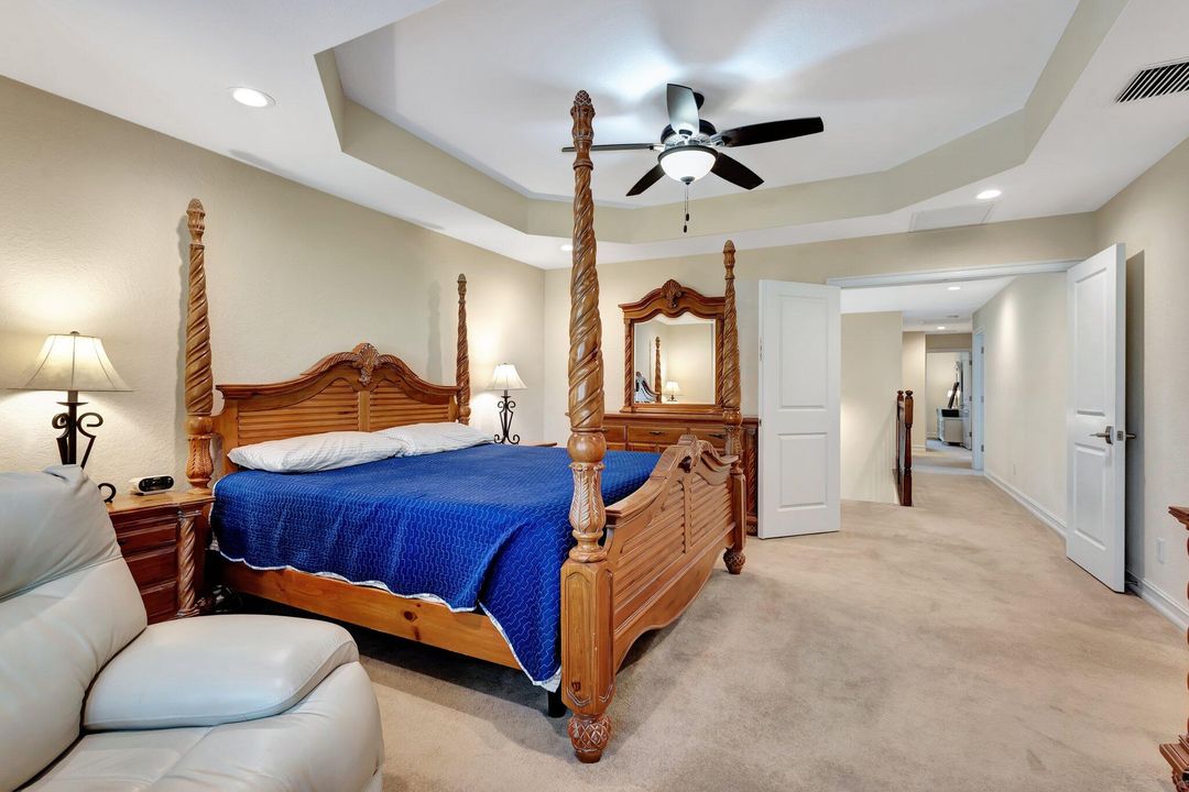 For Sale: $884,900 (5 beds, 3 baths, 2833 Square Feet)