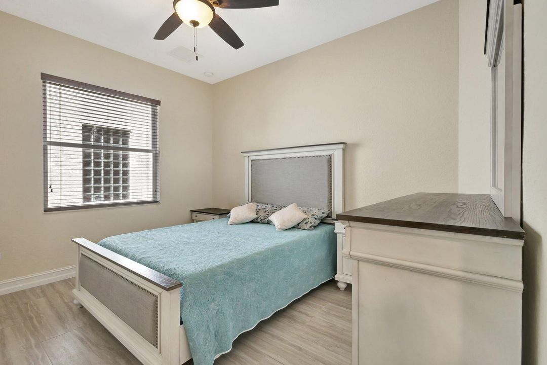 For Sale: $884,900 (5 beds, 3 baths, 2833 Square Feet)