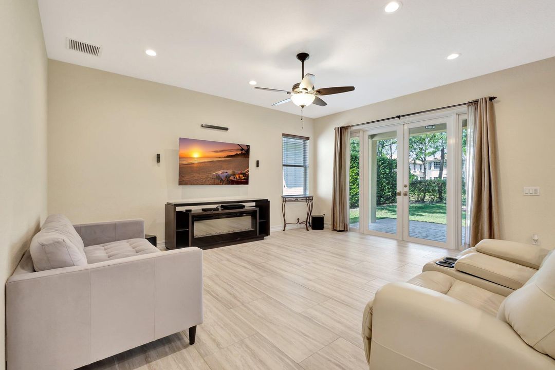 For Sale: $884,900 (5 beds, 3 baths, 2833 Square Feet)