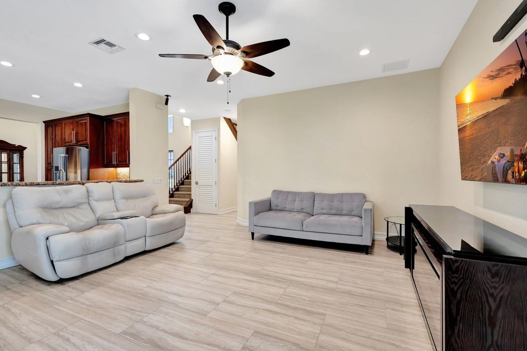 For Sale: $884,900 (5 beds, 3 baths, 2833 Square Feet)