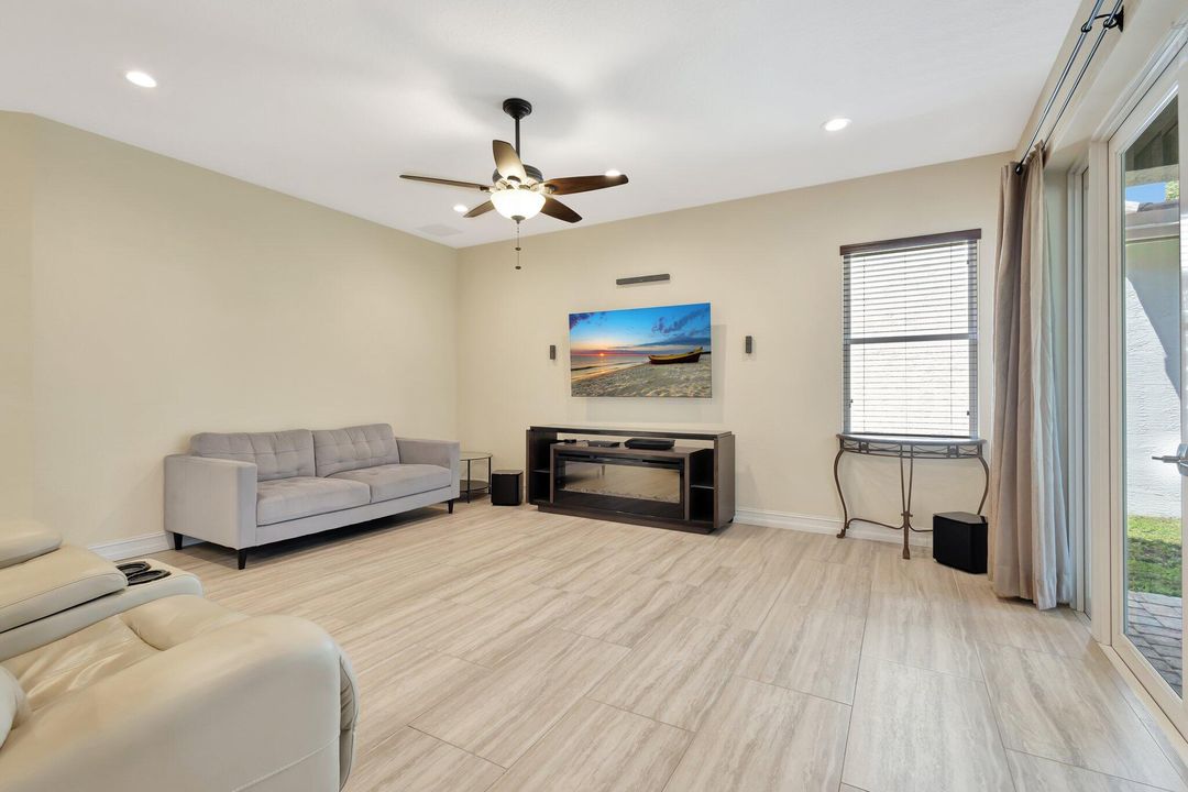 For Sale: $884,900 (5 beds, 3 baths, 2833 Square Feet)