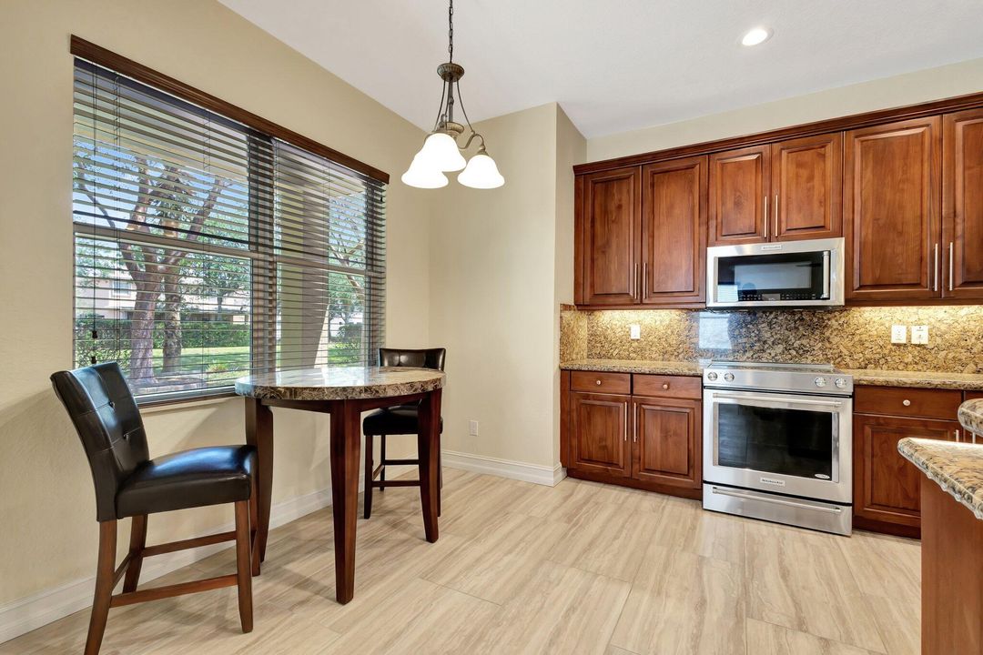 For Sale: $884,900 (5 beds, 3 baths, 2833 Square Feet)