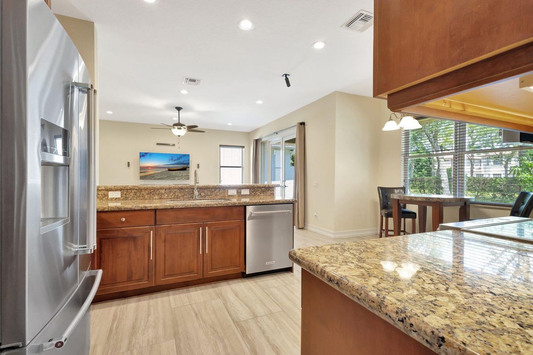 For Sale: $884,900 (5 beds, 3 baths, 2833 Square Feet)