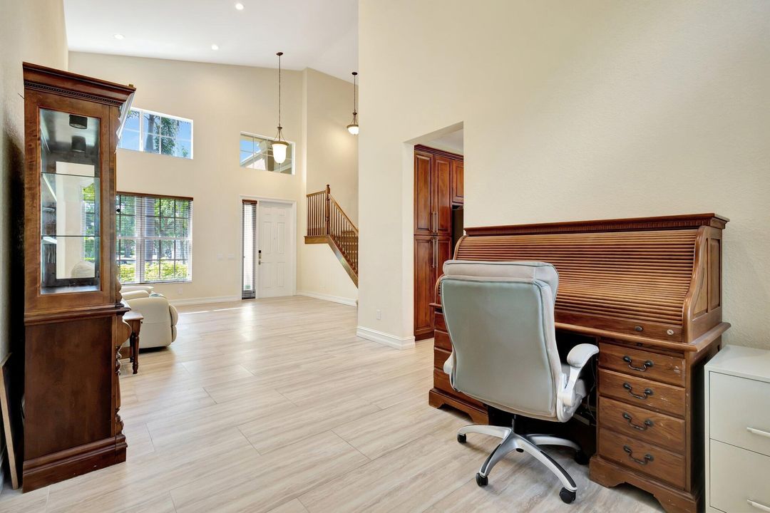 For Sale: $884,900 (5 beds, 3 baths, 2833 Square Feet)