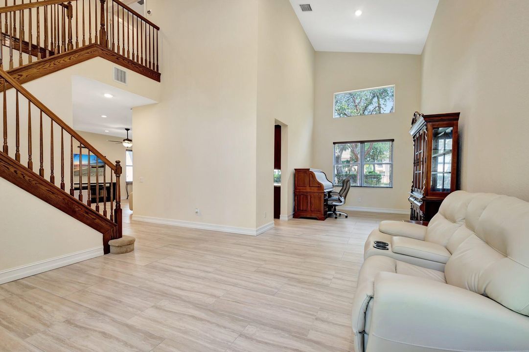 For Sale: $884,900 (5 beds, 3 baths, 2833 Square Feet)