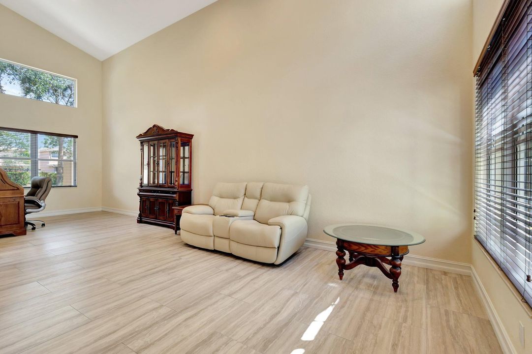 For Sale: $884,900 (5 beds, 3 baths, 2833 Square Feet)