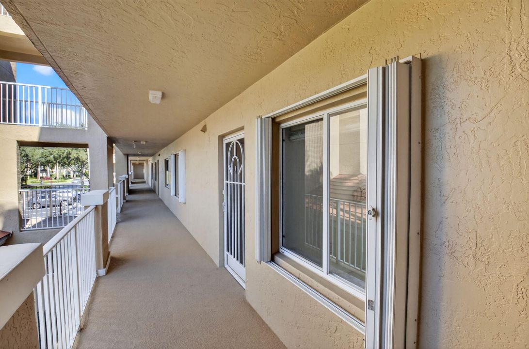 For Sale: $199,000 (3 beds, 2 baths, 1392 Square Feet)