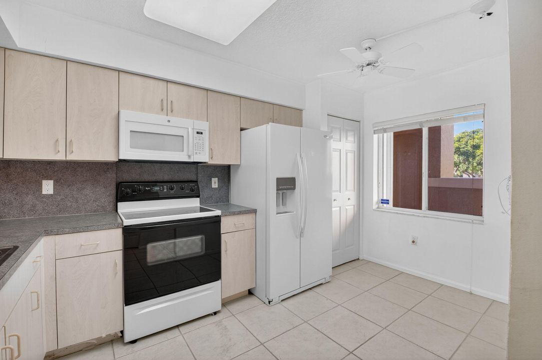 For Sale: $199,000 (3 beds, 2 baths, 1392 Square Feet)